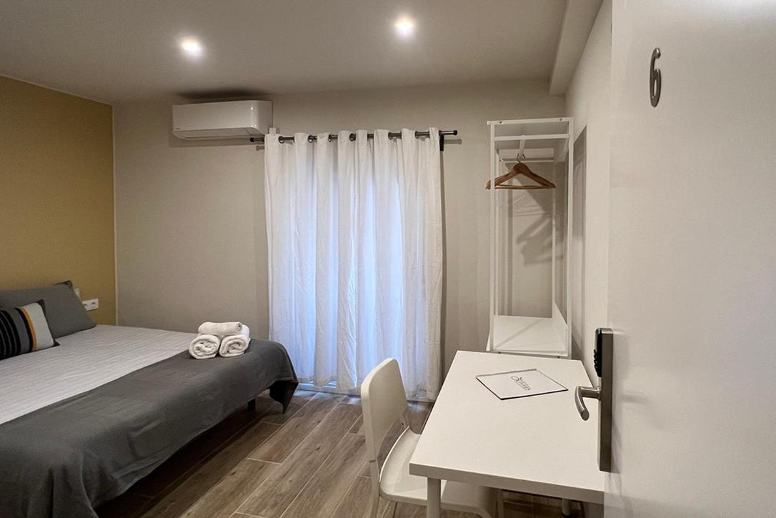 Hostal Oliveta Barcelona Luaran gambar