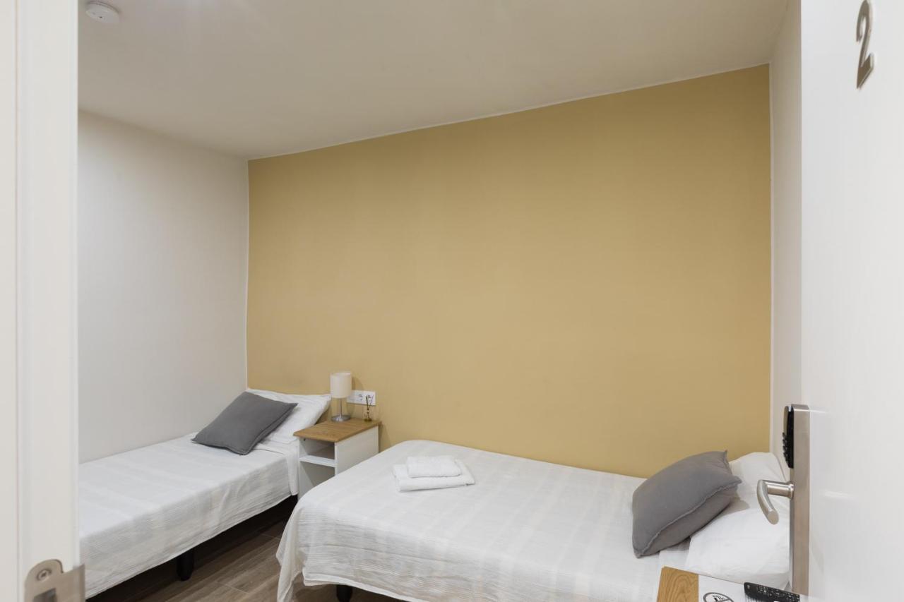 Hostal Oliveta Barcelona Luaran gambar